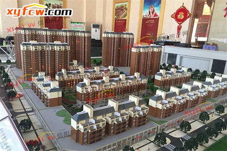 地处沿河，空气清新，多层，114平套三双卫，好楼层